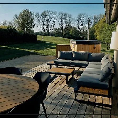 Le 10 - 6 Personnes Dans Le Condroz 度假居 *